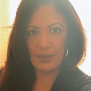 Meet your Posher, Jeanisa